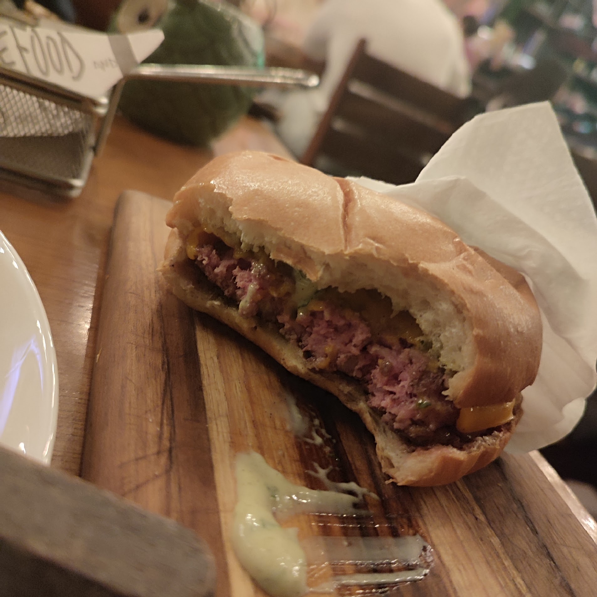 Review by Cinthia - Burger Box