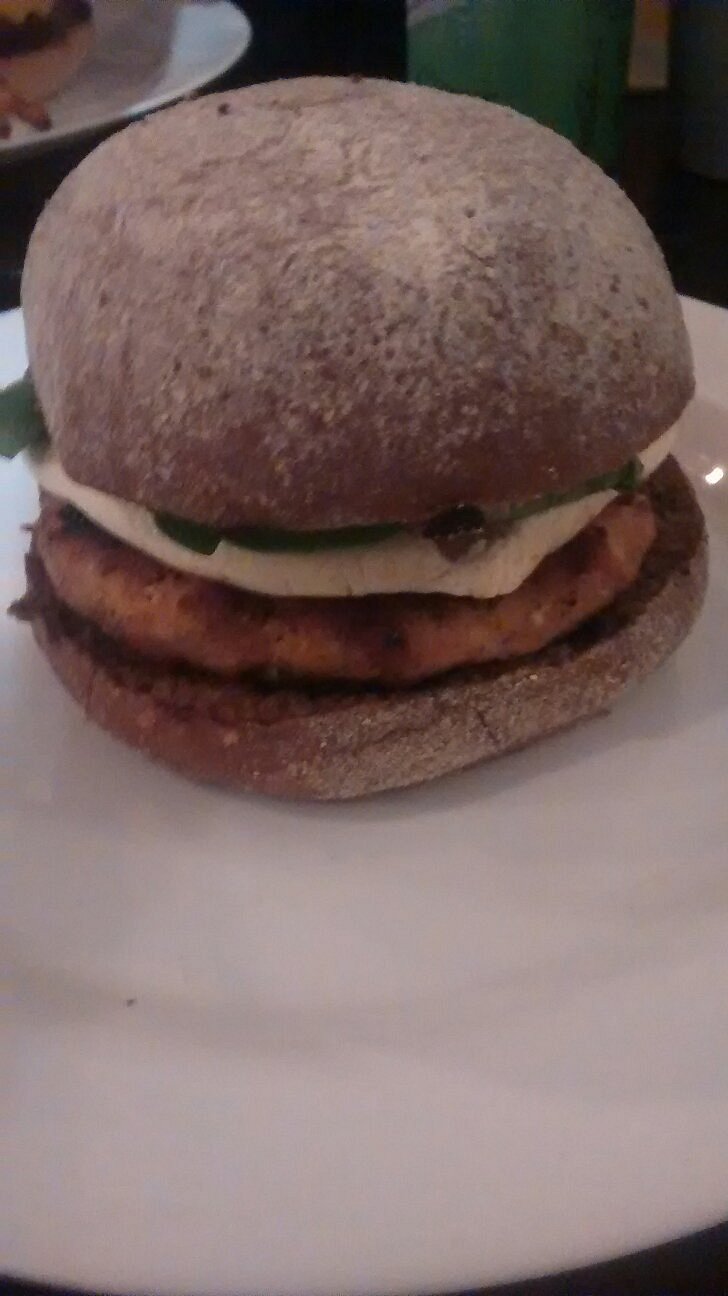 Review by Jussara - Burger with Fries